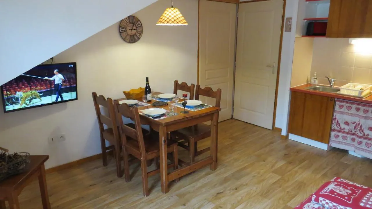 Les Orres 1800 Appartement 6 couchages en résidence 3 étoiles avec parking privatif  Les Orres