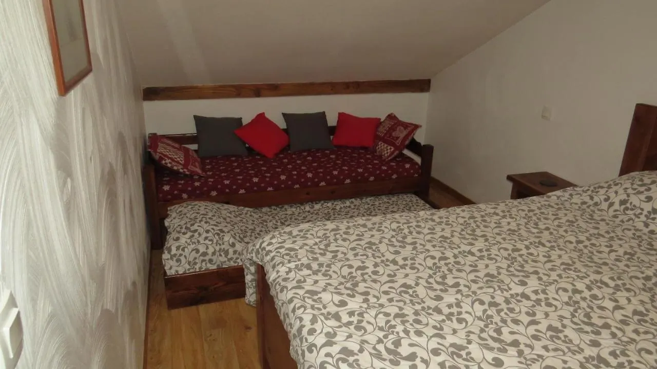Les Orres 1800 Appartement 6 couchages en résidence 3 étoiles avec parking privatif  Les Orres