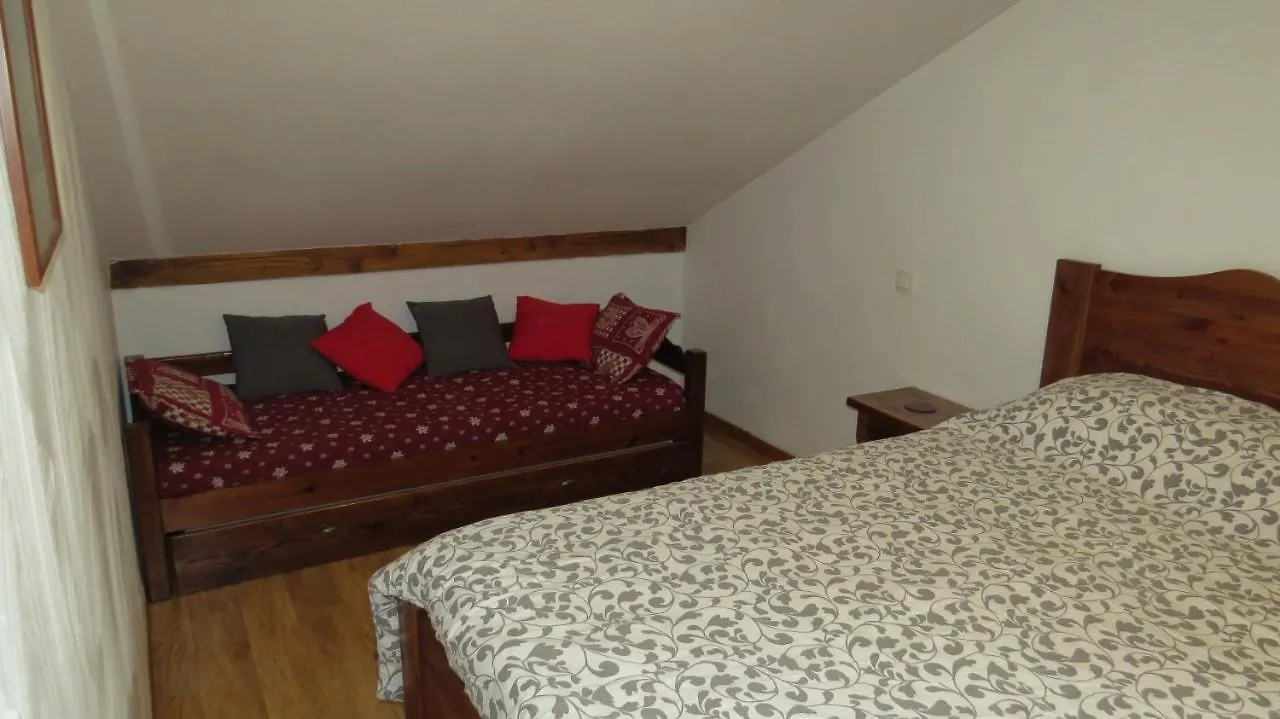 Les Orres 1800 Appartement 6 couchages en résidence 3 étoiles avec parking privatif  Les Orres