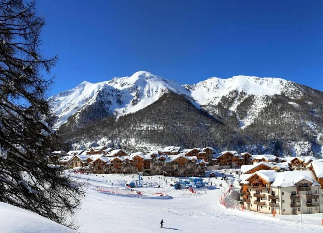 Les Orres 1800 Appartement 6 couchages en résidence 3 étoiles avec parking privatif France