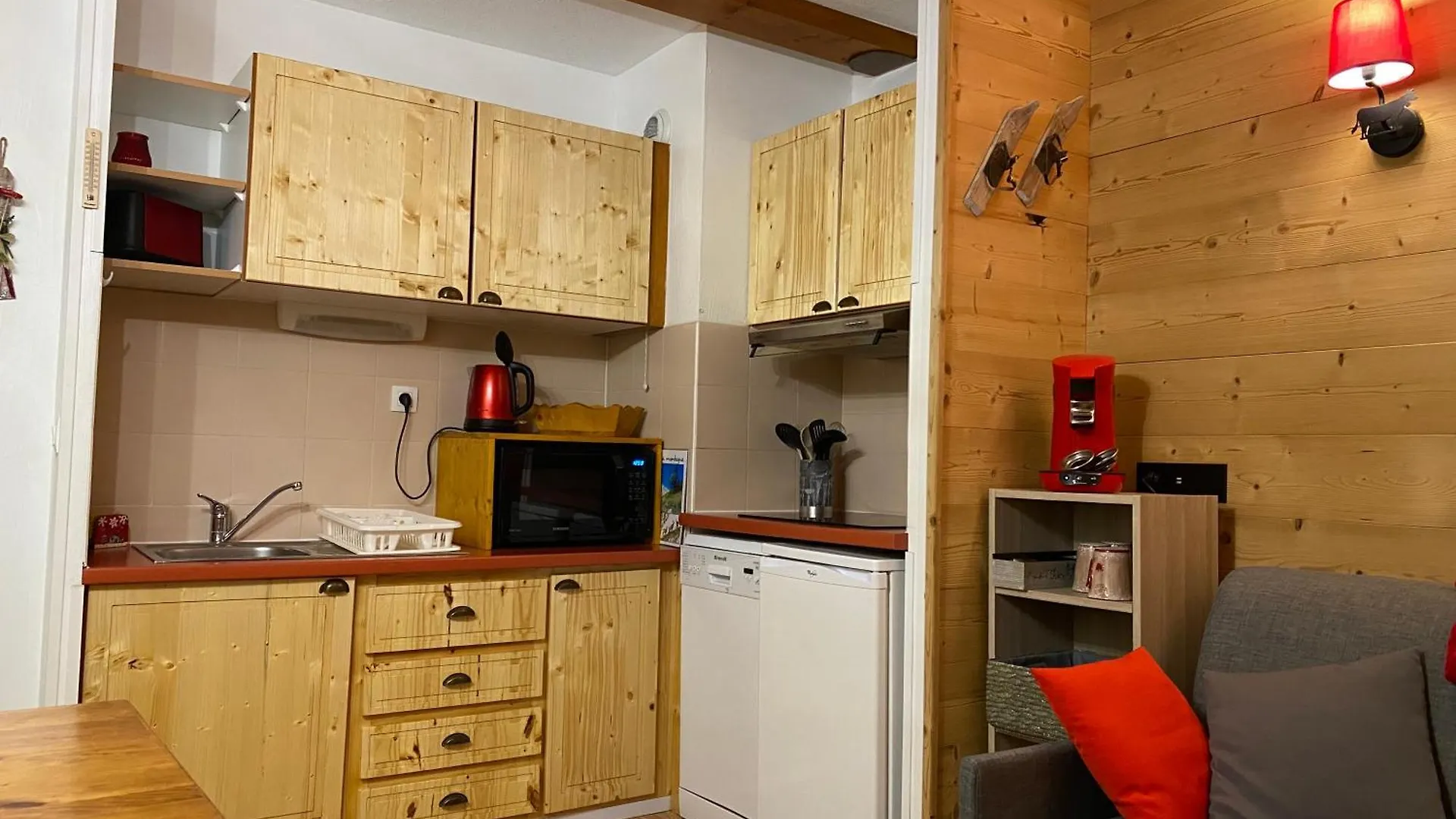 Les Orres 1800 Appartement 6 couchages en résidence 3 étoiles avec parking privatif